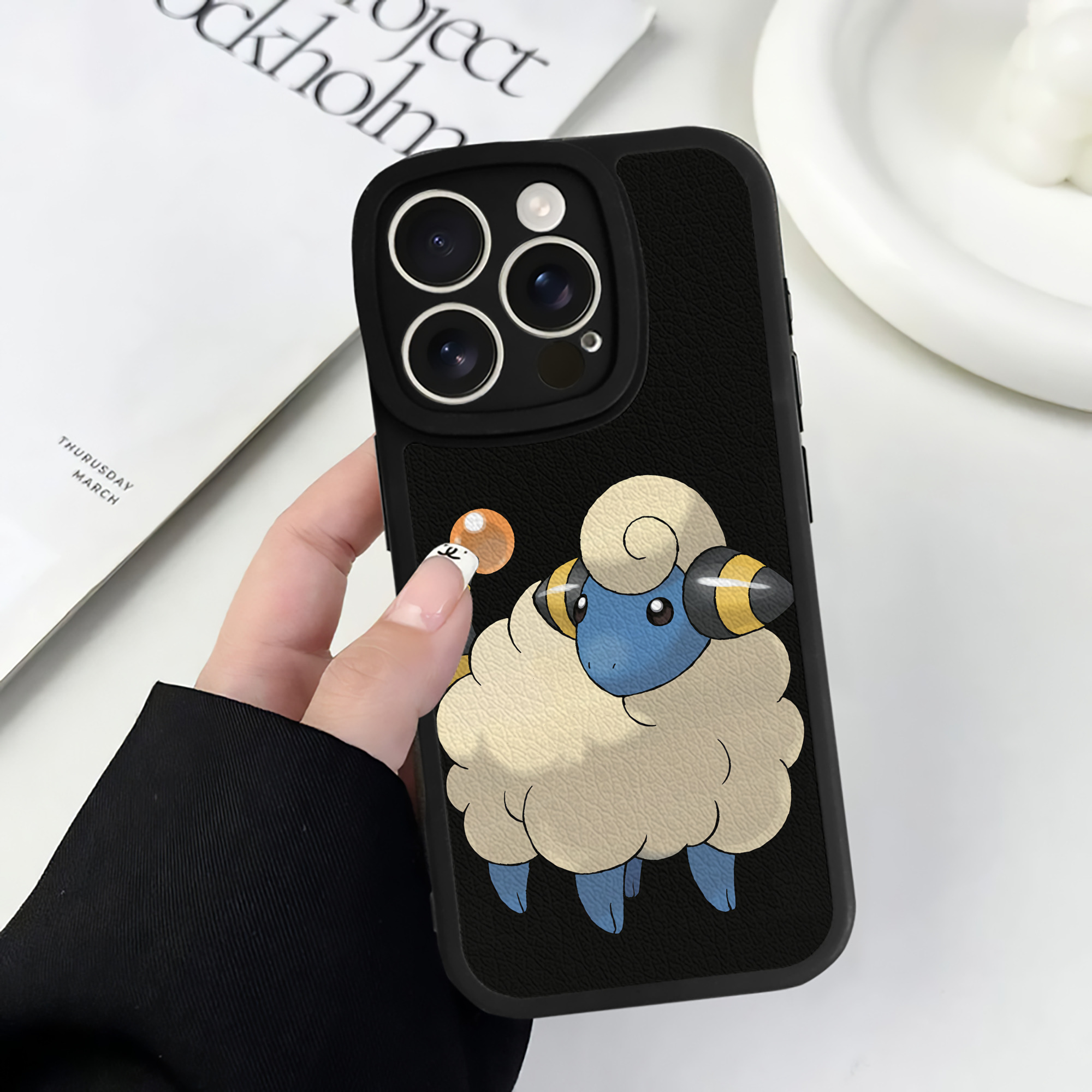 （画像用） ポケットモンスター Pokémon 【iPhone 16シリーズ対応】シリコンスマホケース（レザー調） 材質：シリコン